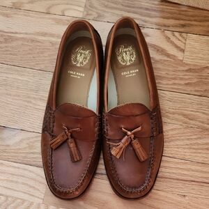Cole Haan Men's Brown Tassled  Loafers PINCH HAND SEWN size 8.5 M LIKE NEW
